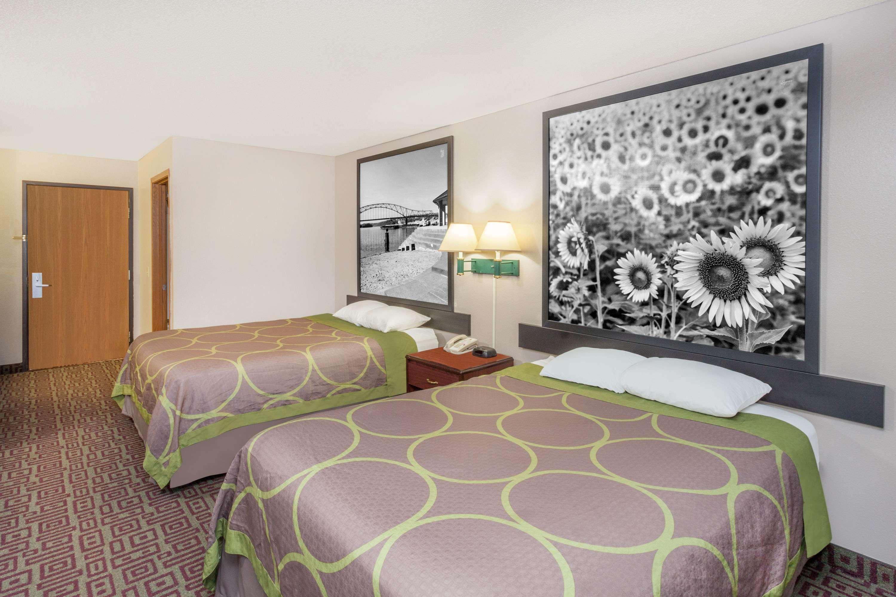 Hotel Super 8 By Wyndham Muscatine Exteriér fotografie